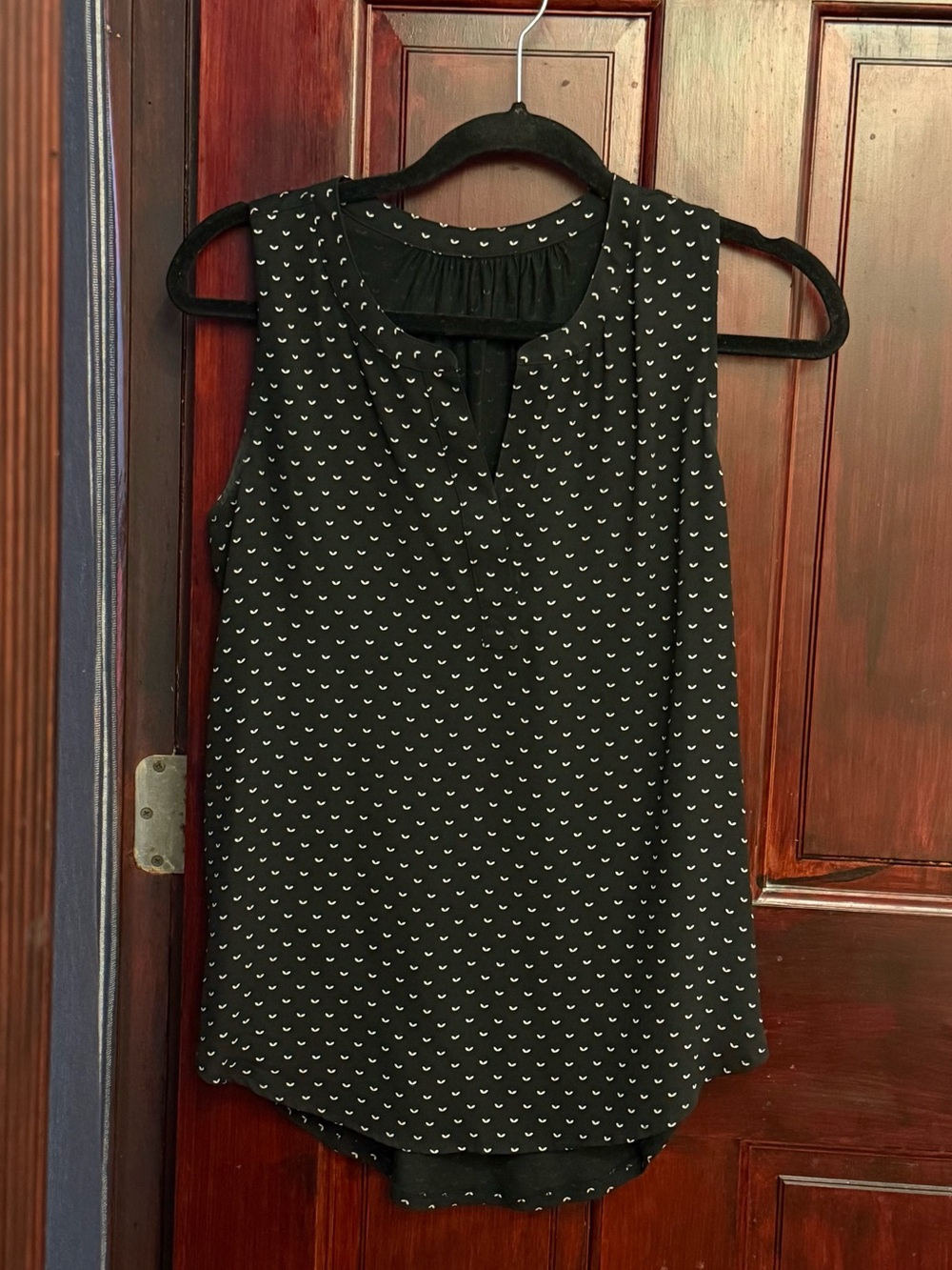 Ann Taylor LOFT Black Tank top with White Accents; Dress Shirt/Dressy Tank